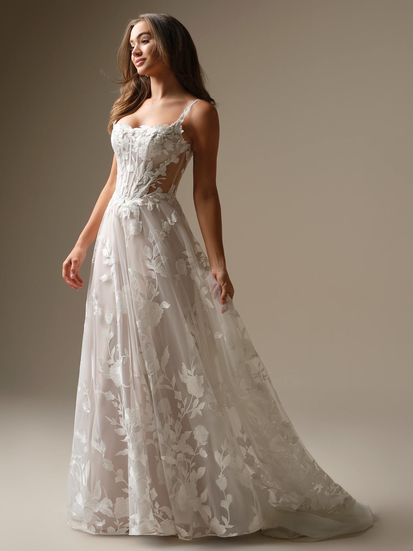 Blondebrudekjole fra Maggie sottero corsage store blonder tyl hos Maison Lou bridal atelier køge, sjælland, danmarks bedste brudebutik.