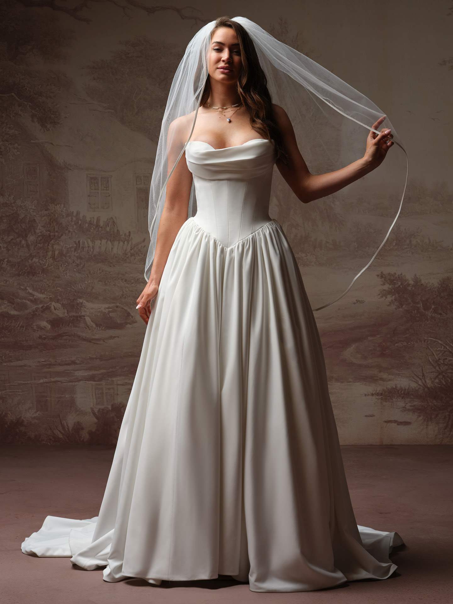 Ballgown maggie sotterro corsagekjole draperinger over bryst basque waist talje hos Maison Lou bridal atelier i køge, sjælland, danmarks bedste brudekjolebutik.
