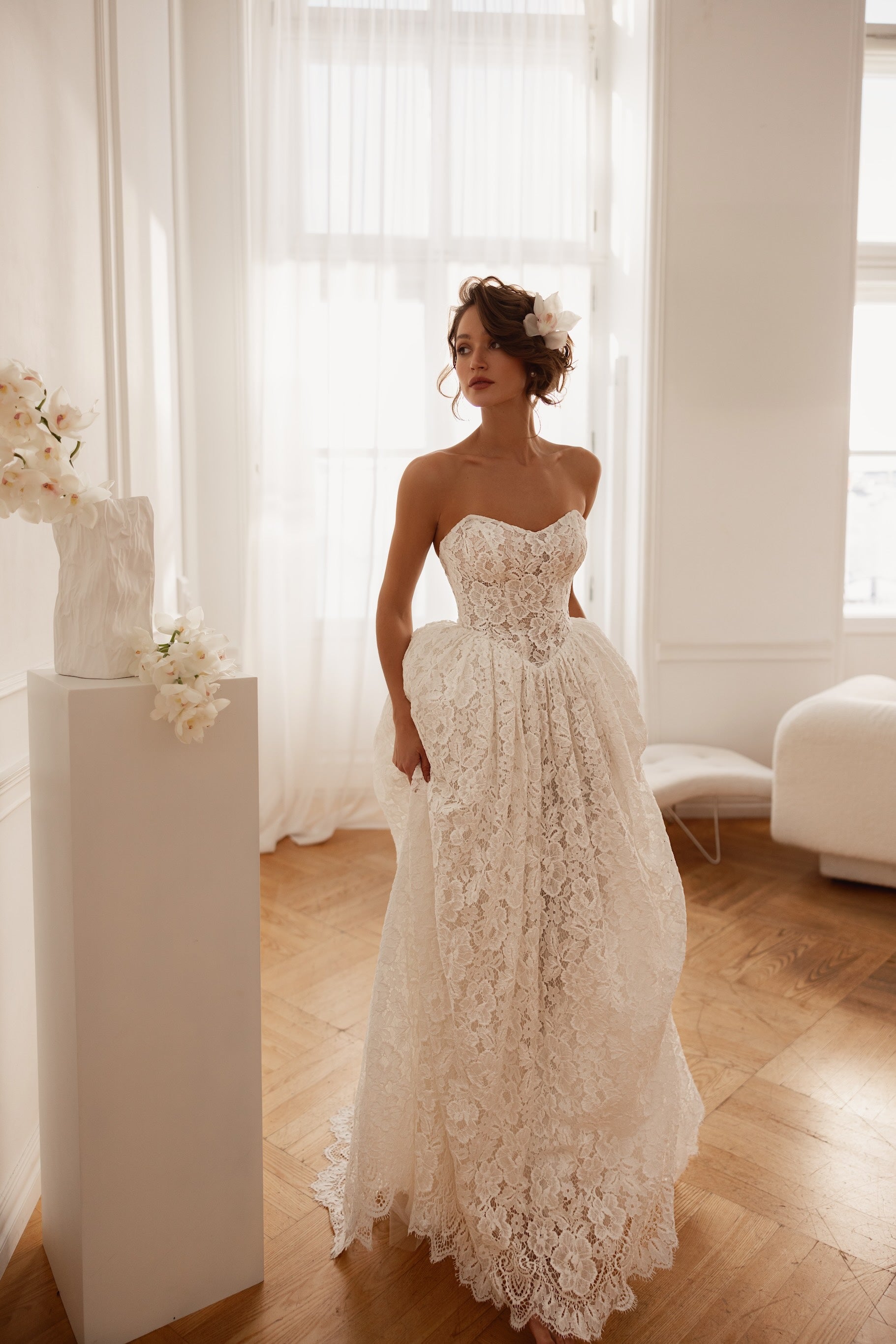 blonde brudekjole ballgown Basque waist talje sweetheart udskæring hos Maison Lou i Køge, sjælland, danmarks bedste brudekjoleforretning. 