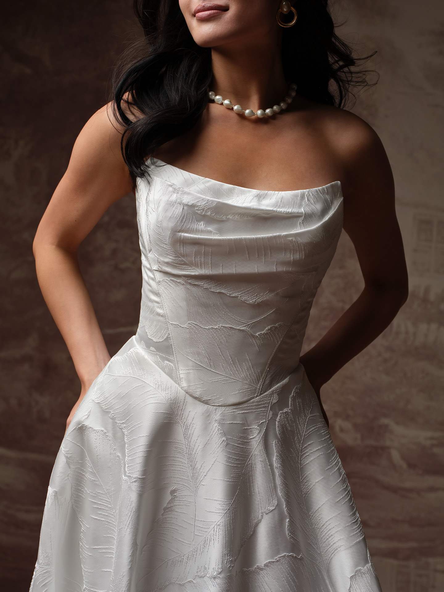 Blondebrudekjole fra Maggie sottero corsage store blonder tyl hos Maison Lou bridal atelier køge, sjælland, danmarks bedste brudebutik. 