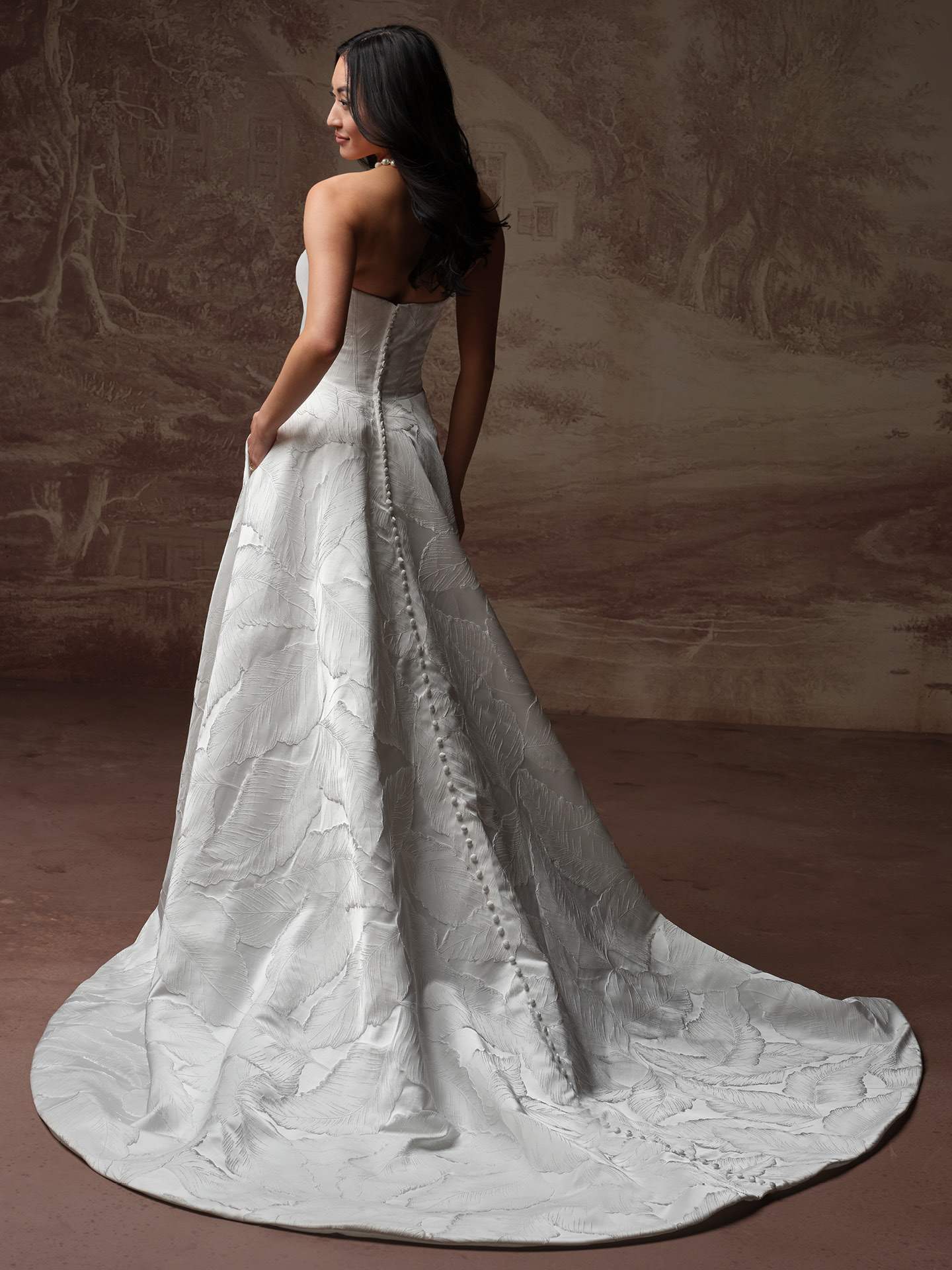 Blondebrudekjole fra Maggie sottero corsage store blonder tyl hos Maison Lou bridal atelier køge, sjælland, danmarks bedste brudebutik. 