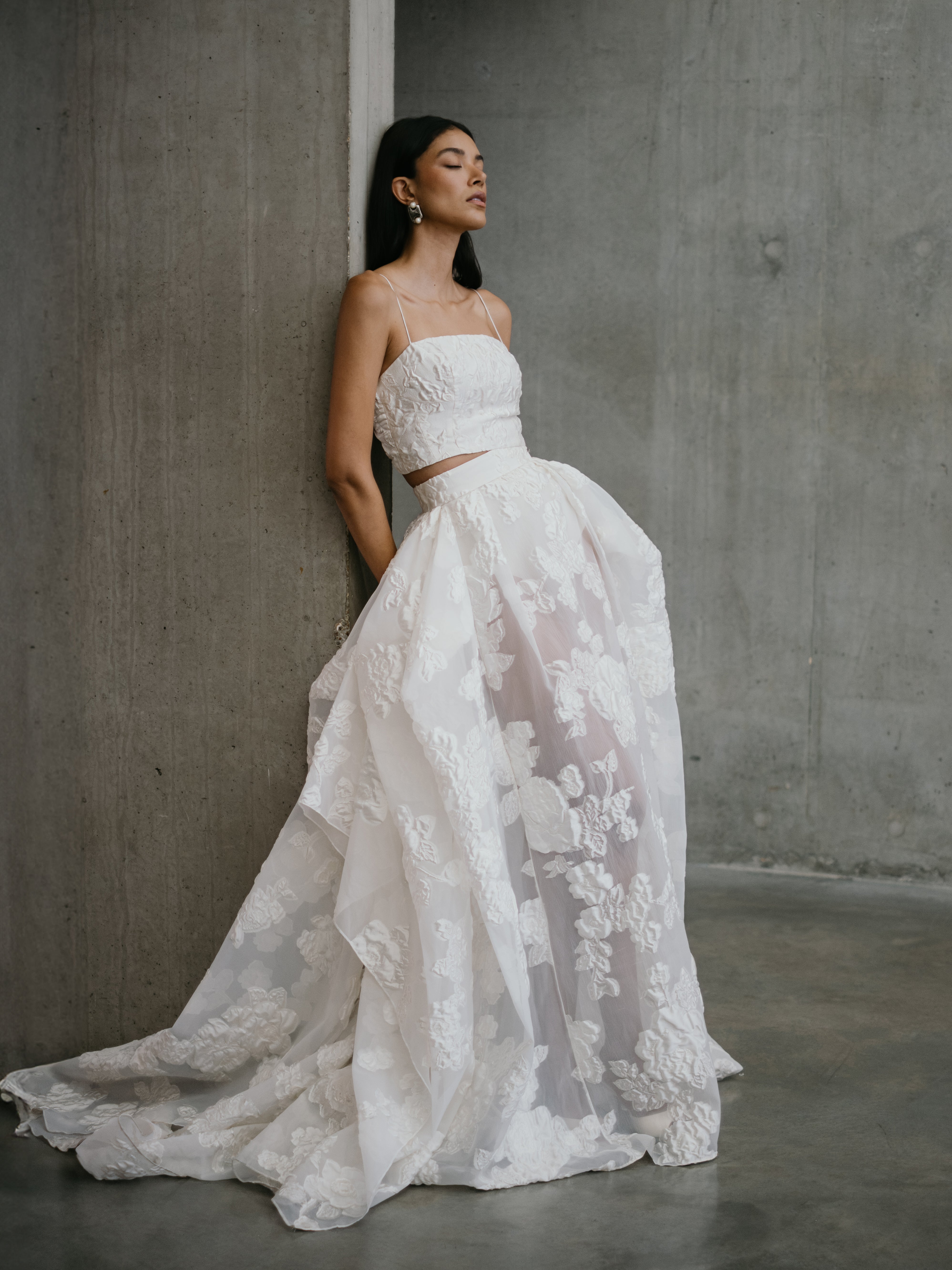 Gia top bluse fra Unbridled spagettistropper hos Maison Lou bridal atelier I køge, sjælland danmarks bedste brudekjolebutik